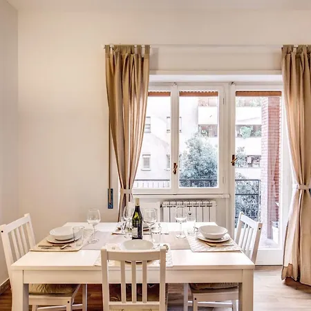 Aura Paradise - With Parking Garage Apartment Rome